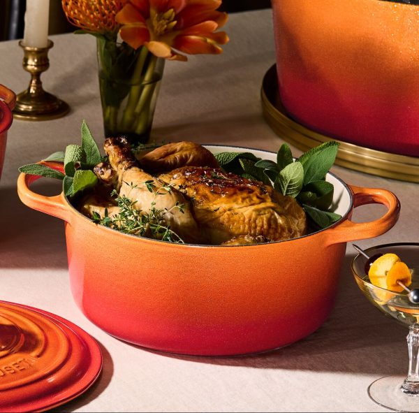 LE CREUSET Signature Round Dutch Oven 4.5qt Flamme Dorée w/ Crucible Knob - Image 9