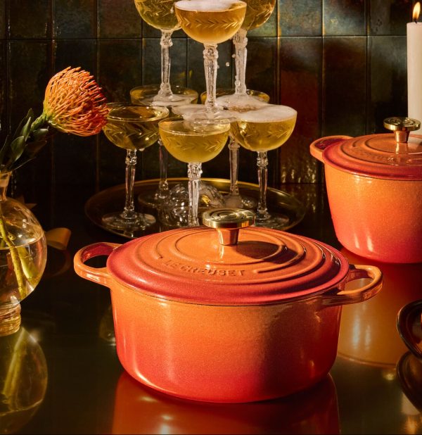 LE CREUSET Signature Round Dutch Oven 4.5qt Flamme Dorée w/ Crucible Knob - Image 10